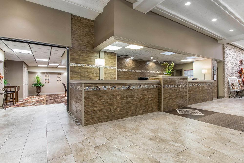 Radisson Hotel Louisville North Джефферсонвилл Экстерьер фото