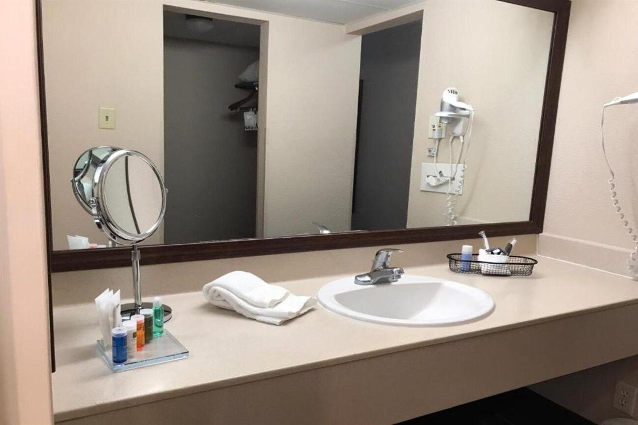 Radisson Hotel Louisville North Джефферсонвилл Номер фото