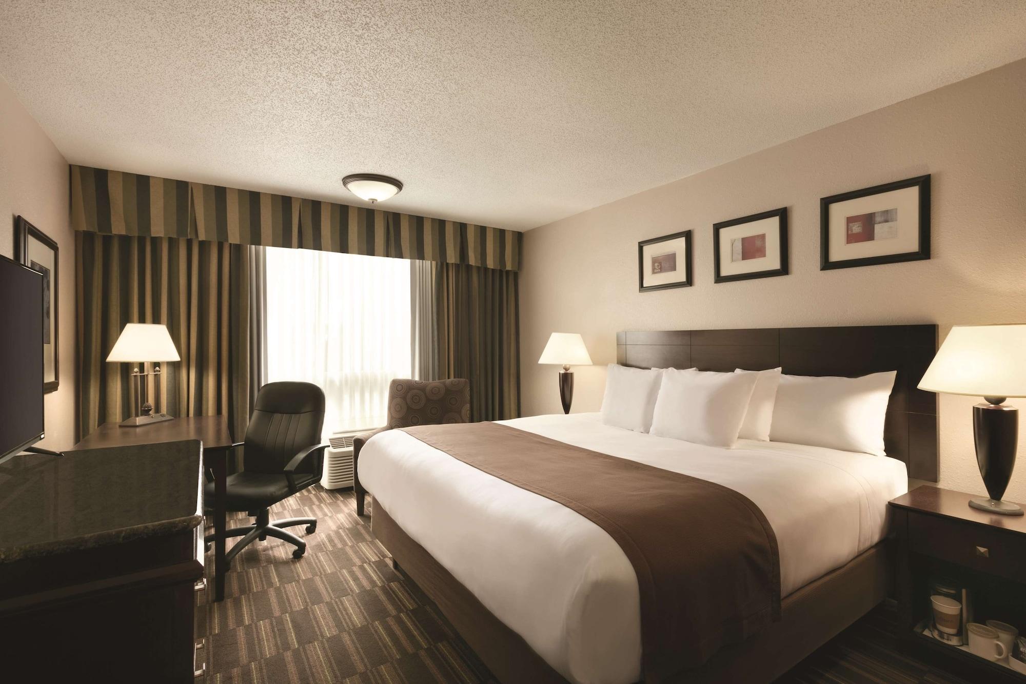 Radisson Hotel Louisville North Джефферсонвилл Номер фото