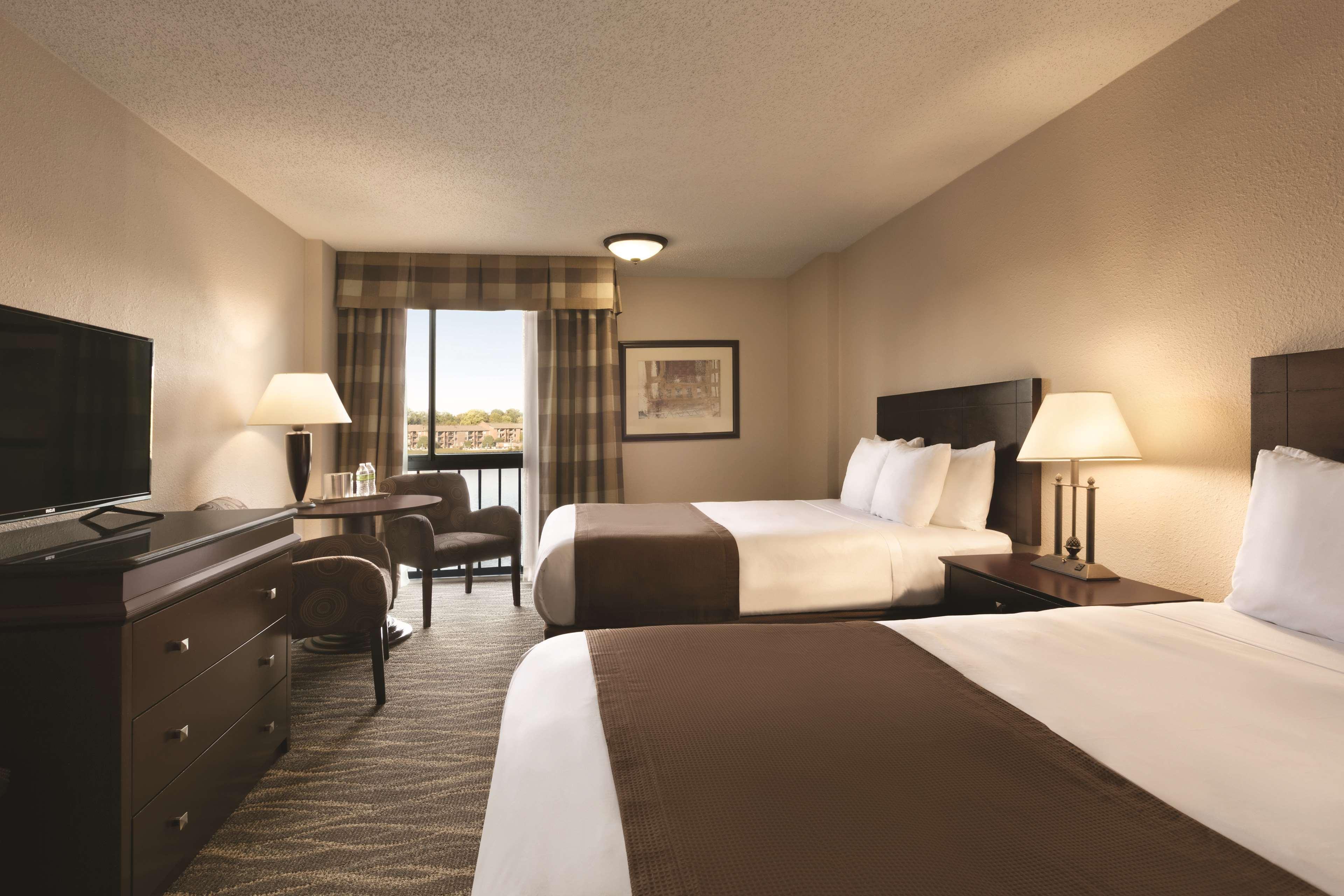 Radisson Hotel Louisville North Джефферсонвилл Номер фото