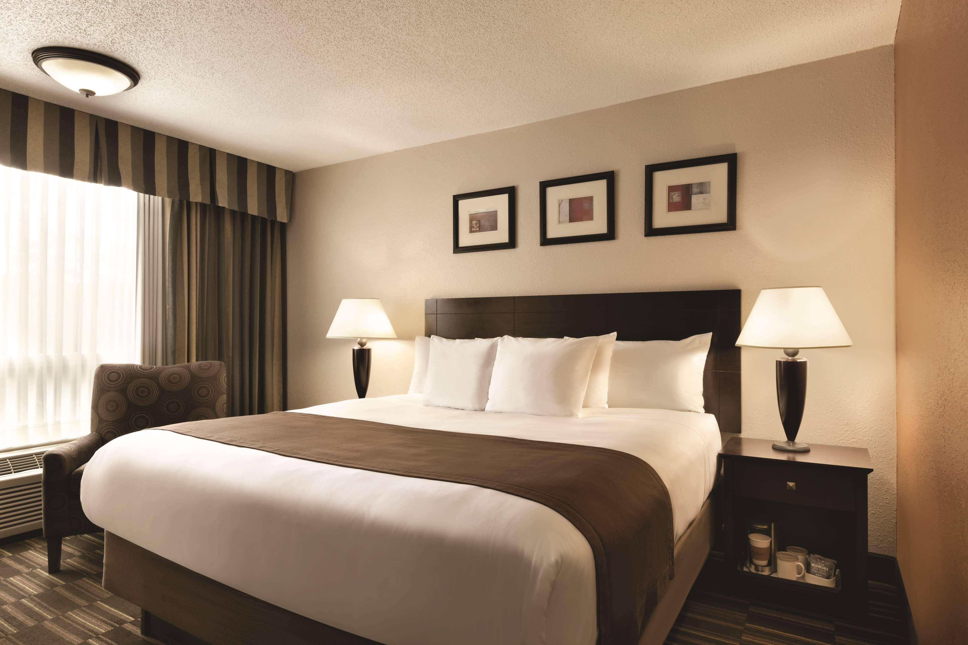 Radisson Hotel Louisville North Джефферсонвилл Номер фото