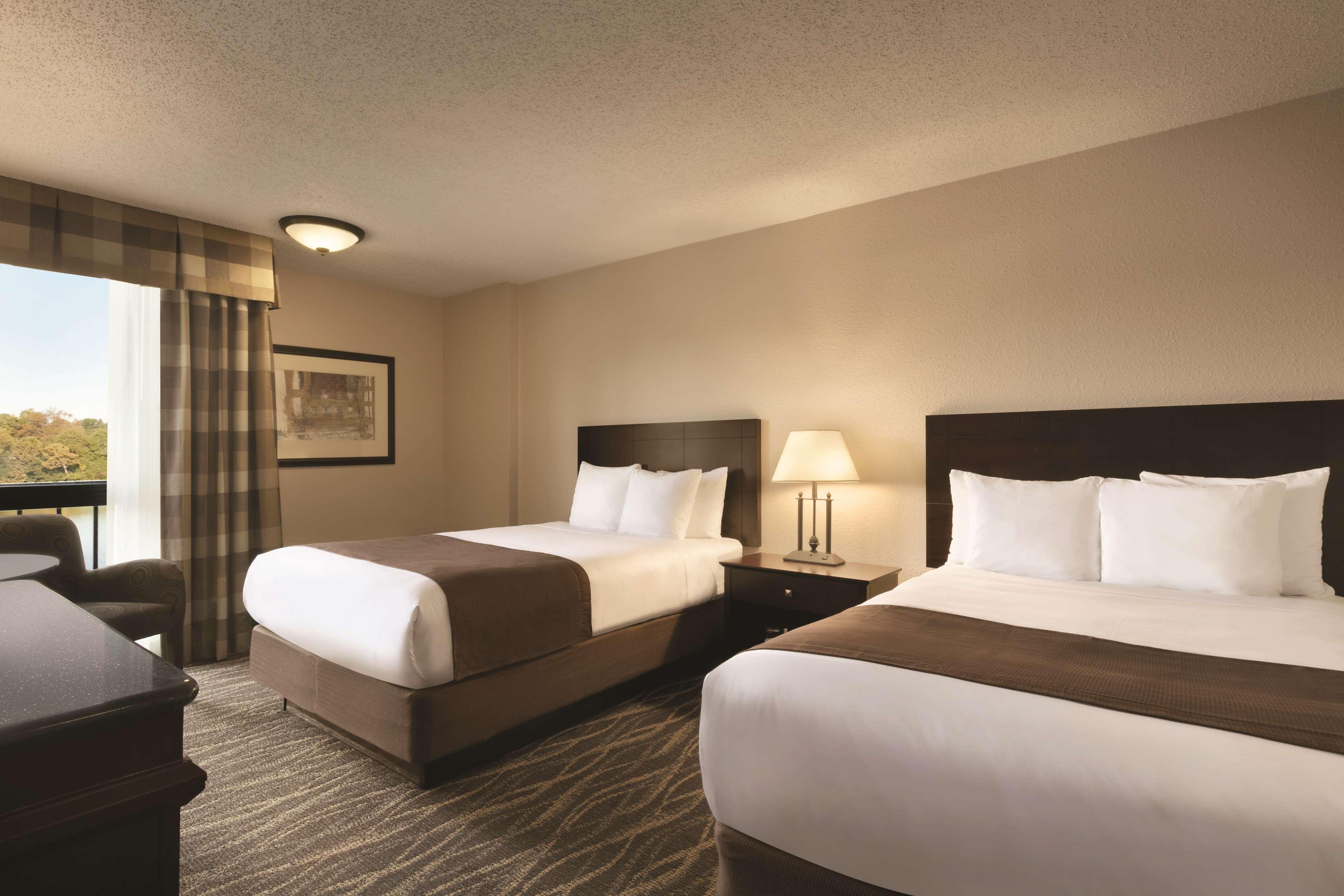 Radisson Hotel Louisville North Джефферсонвилл Номер фото