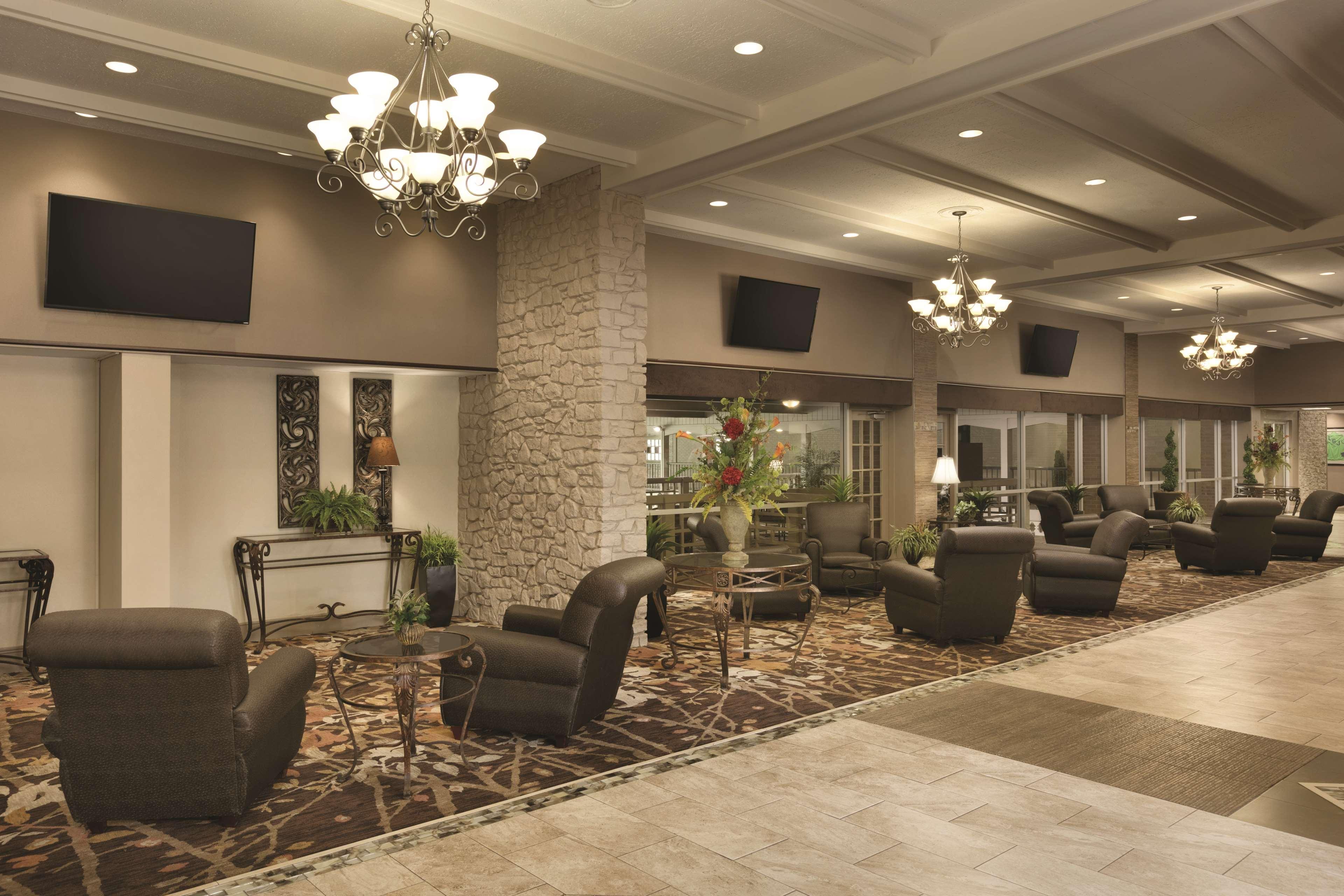 Radisson Hotel Louisville North Джефферсонвилл Экстерьер фото